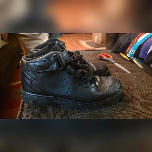 Nike Air Force 1 High Top Sneakers - Black - Size 8 - Picture 4 of 7